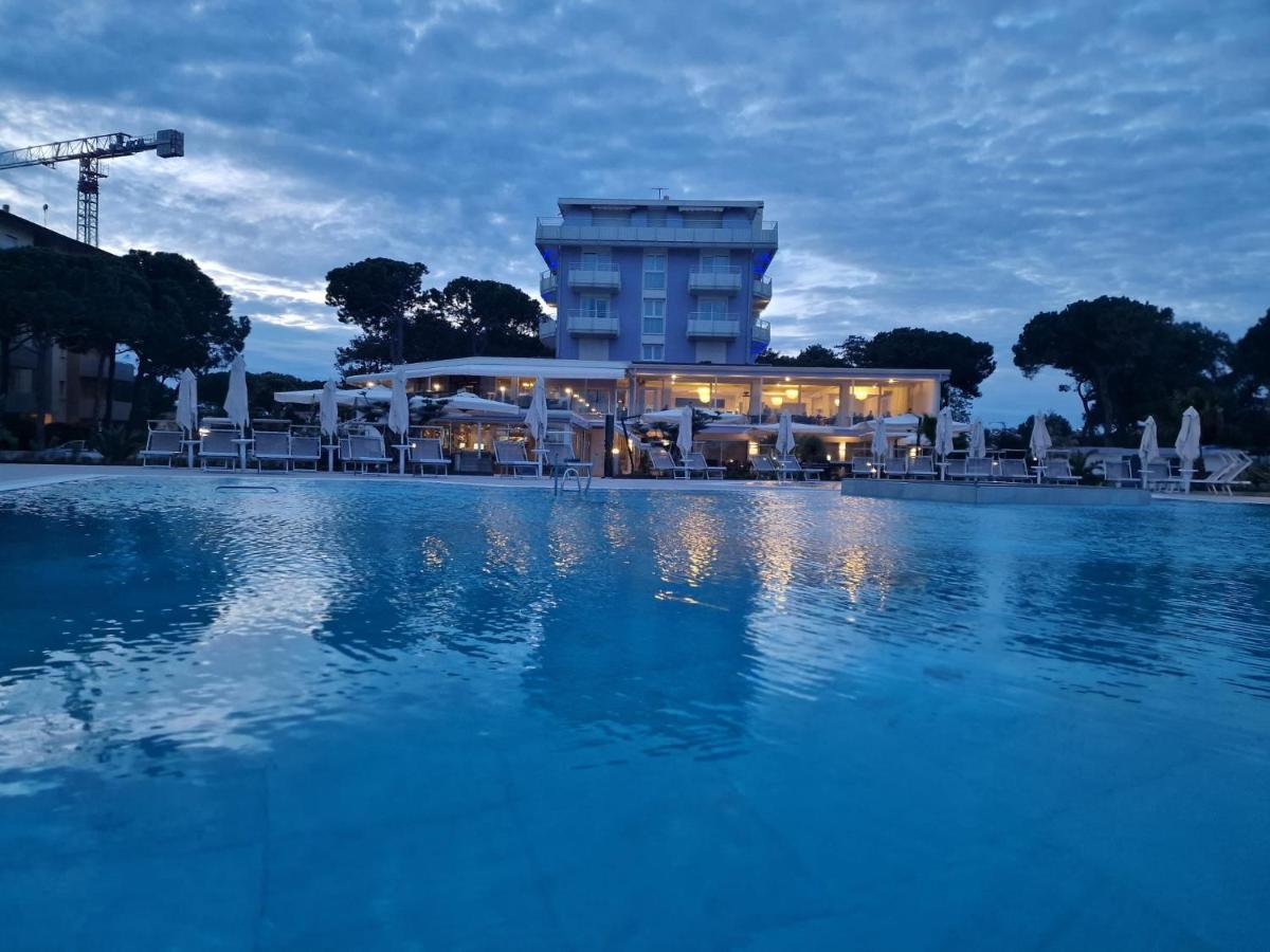 Fantinello Hotel Caorle Exterior photo